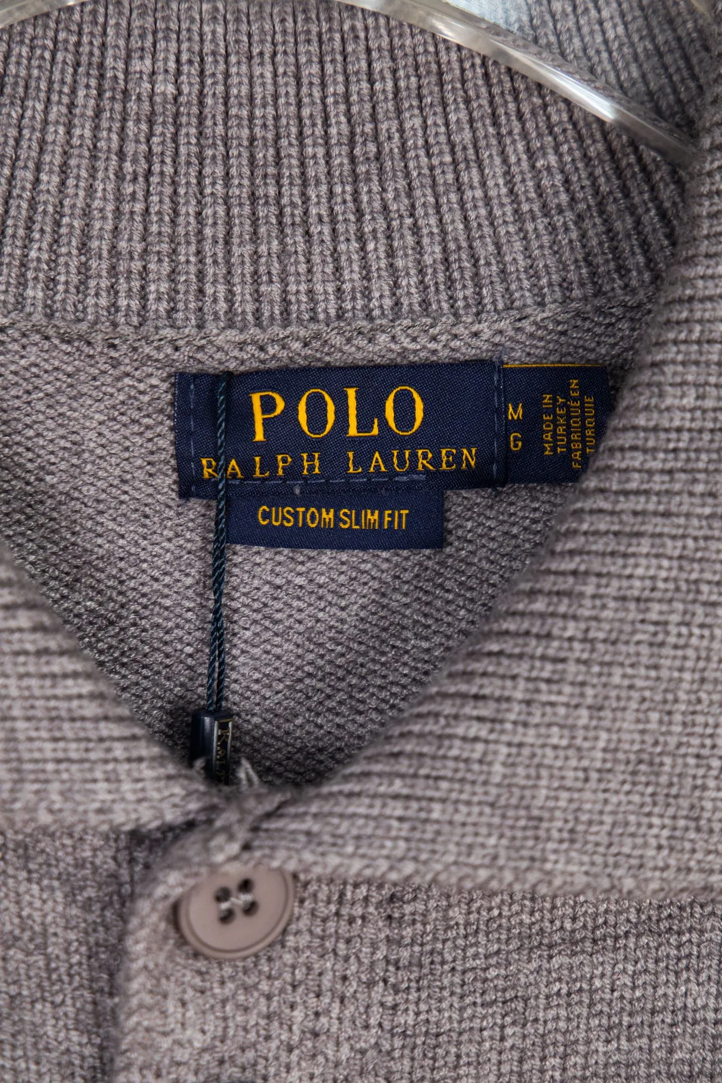 P240 2025 Ralph Lauren #ootddailywear #Autumn and winter sweater #Knitted sweater outfit #ralph lauren sweater #Can be worn by both men and women I finally waited until the Ralph men’s twist sweater half-button chest shirt was put on and it’s finally here! The hottest half-zip sweater! Limited editions every year, there won’t be many models in the store! Ralph Lauren men's half-button sweater has a really nice shape. It can be worn alone or as a coat. It can be worn outside or worn with a shirt~100% pure cotton. #Practical wear. Color, white, navy blue, khaki, gray, size S to Limited editions every year, there won’t be many models in the store! Ralph Lauren men's half-zip twist sweater [Fire R] has a really nice shape. It can be worn alone or as a jacket. It can be worn inside or outside, or it can be worn with a shirt inside ~ 100% pure cotton #Practical wear,, style number, 8023. Color, white, navy blue, khaki, gray, size S to XL